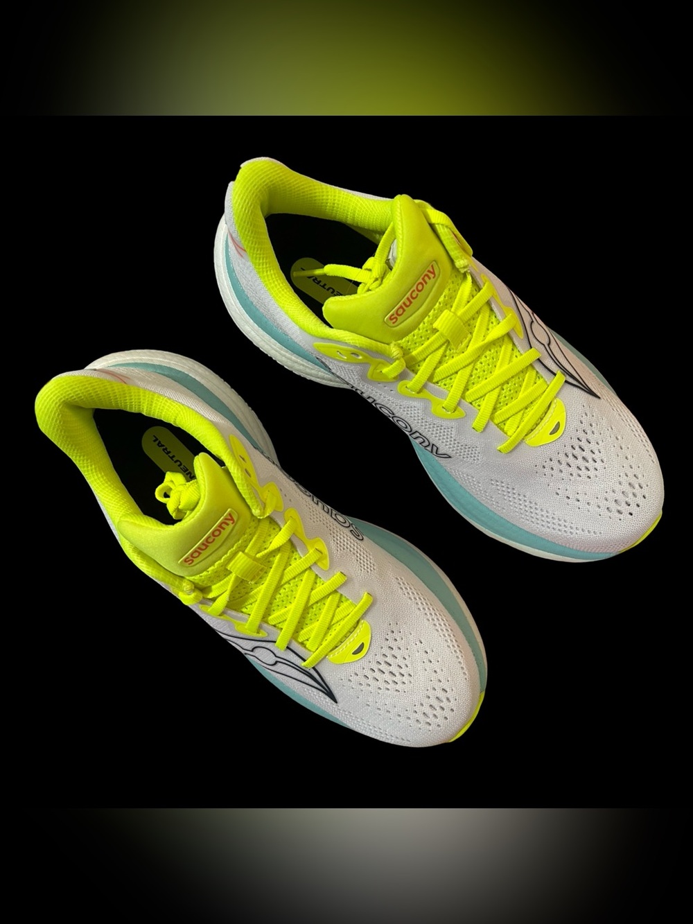 LIKE BRAND NEW IN BOX. SAUCONY WOMENS RIDE 19, COLOR WHITE/SPLASH, SIZE 10.5,Run - Picture 15 of 16